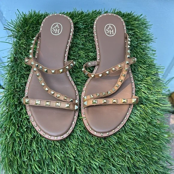 Ash gold studded tan flat sandals with leather soles - Picture 10 of 10